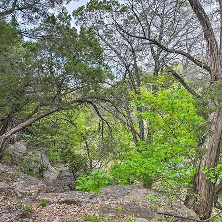 Rustic Davis Cabin Less Than Half Mile To Turner Falls! Exterior photo