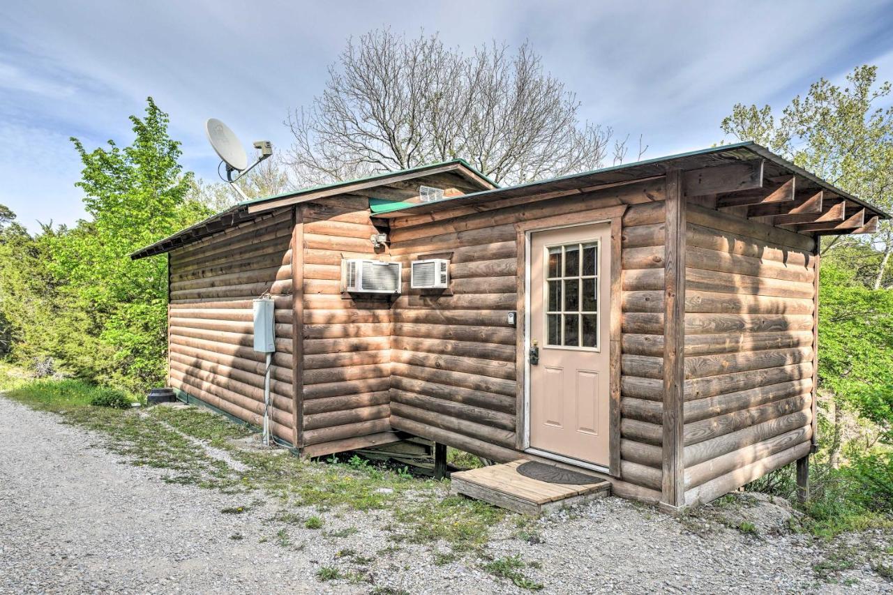 Rustic Davis Cabin Less Than Half Mile To Turner Falls! Exterior photo