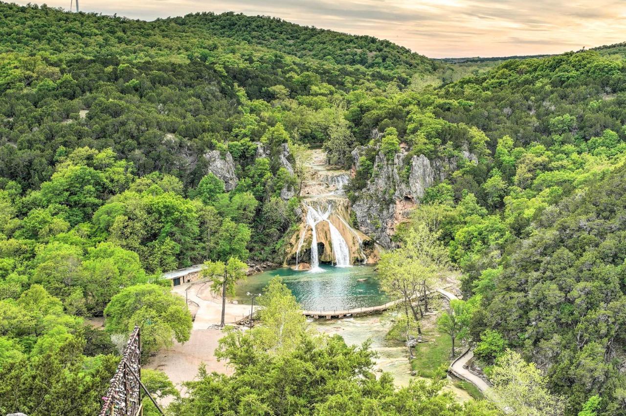 Rustic Davis Cabin Less Than Half Mile To Turner Falls! Exterior photo